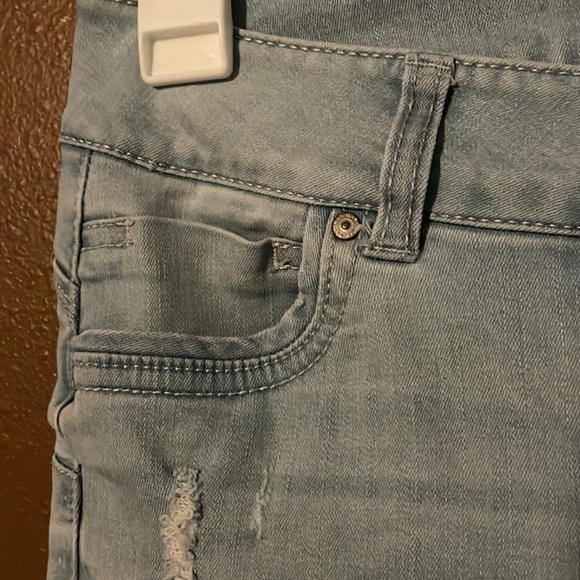 Booty Distressed tight skinny jeans size 5 or Small/Medium - Picture 7 of 13